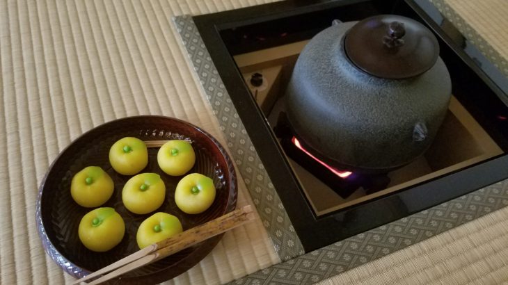 お抹茶の所作ひとつから✨　魂と心のお茶室 in 姫路　１２月①
